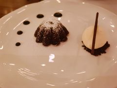 巧克力蛋糕配香草冰激凌-Jean Georges