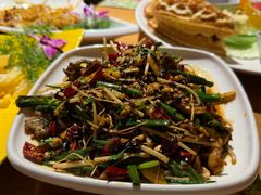-月亮眼花园餐厅书吧酒吧