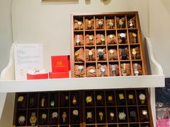 -LADY FAFA(巨鹿路陕西南路路口店)
