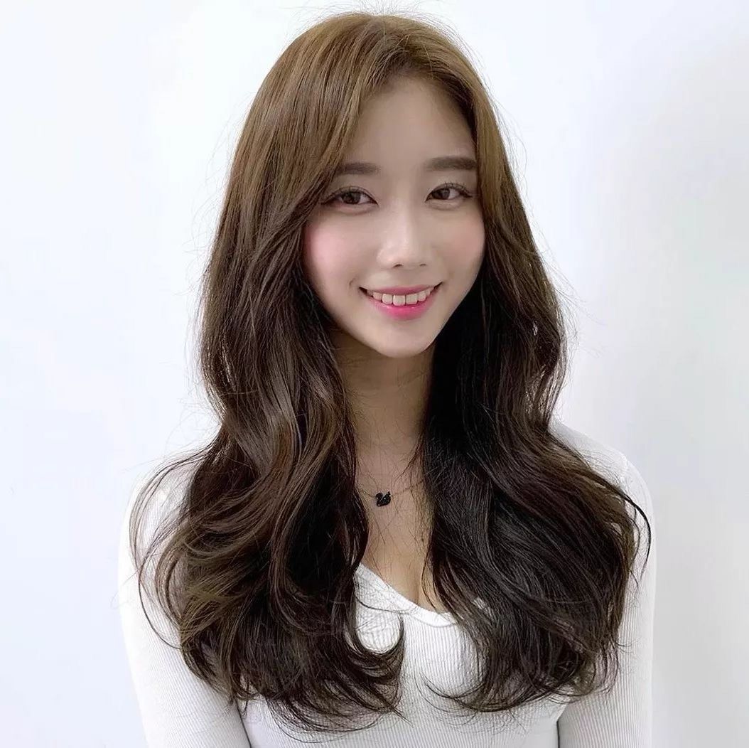 在上海的韩国女发型师 #发型推荐 #韩式蓬松大卷#简单又好看的发型