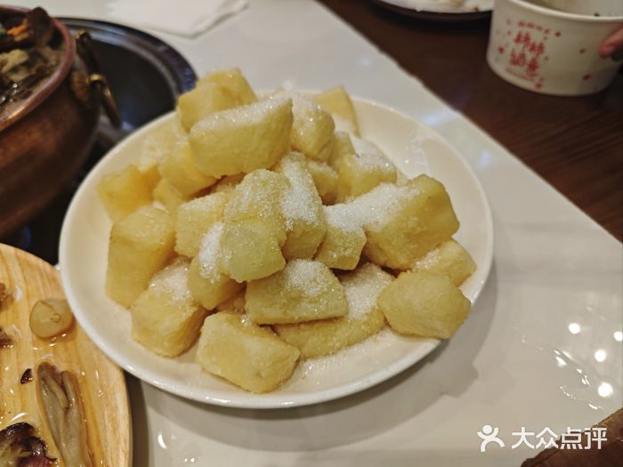 乡土特色.冷锅鱼.牦牛肉火锅图片