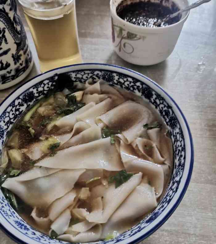 李麦季卤肉炉齿面扯面馆-"大荔半日游因为一些原因,经常和大朋友来.