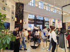 -lululemon(比斯特购物村店)