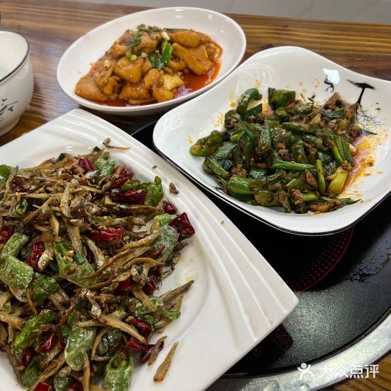 石锅鱼川湘馆(师庄路店)