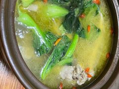 正宗两年土鸡汤（半只）-李东农庄(中南百草园地标店)