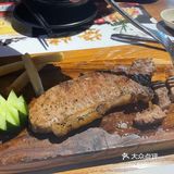 很推荐这家餐厅，一边听着歌，一边吃着美食，是一种享受！