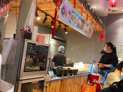 -爆炸头阿姨小四川正宗川味小吃(无任何分店)