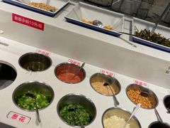 自助调料区-前门后头老北京铜锅涮肉·京味菜·烤鸭(伊藤洋华堂店)