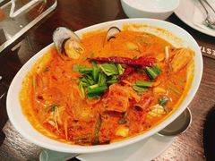 -Chom Cafe and Restaurant