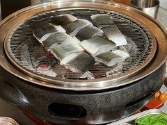 -围炉肉舍•炭烤活鳗•丹东海鲜烤肉(步行街店)