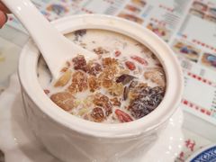 冰糖雪耳桃胶奶-广信牛奶甜品世家(台东店)