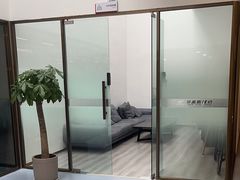 -英派斯健身旗舰店(海信国际中心馆)