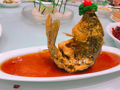 糖醋鲤鱼-闫府私房菜·百年鲁菜(恒隆店)