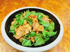 -霄汉牛三鲜湖北砂锅菜(万松园2店)