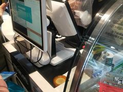 -周黑鸭(北京海淀区新中关店)