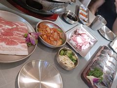 -围炉肉舍•炭烤活鳗•丹东海鲜烤肉(步行街店)