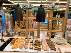 -大中华希尔顿酒店-念自助餐·嗨啤·小龙虾