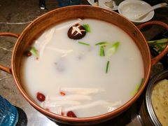 -三人行骨头王火锅(长寿店)