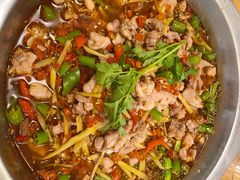 -兔行天下-鸿鹤鲜锅兔(中海国际店)