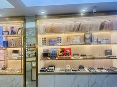 -世纪大明眼镜·林德伯格·蔡司官方授权店(武昌旗舰店)
