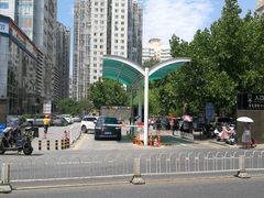 -枫蓝国际购物中心-地面停车场