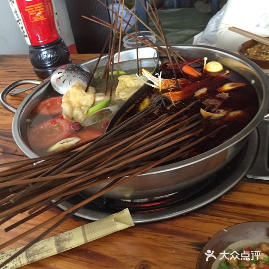 成都撸啊撸串串香(柳南万达店)