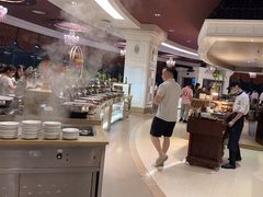 -荣誉国际酒店-云顶旋转餐厅