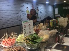 -百品聚旋转火锅(万德庄店)