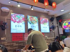 -爆炸头阿姨小四川正宗川味小吃(无任何分店)