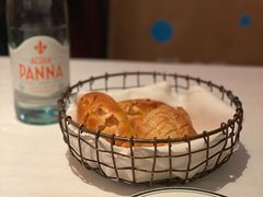 餐前包-Wolfgang’s Steakhouse 沃夫冈牛排馆(上海白玉兰广场店)