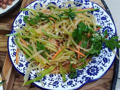 -三江鱼东北特色铁锅炖(骆驼店)