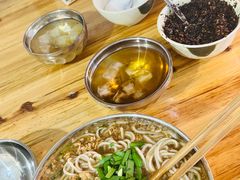 -正宗杨记普洱酸醋米线(总店)