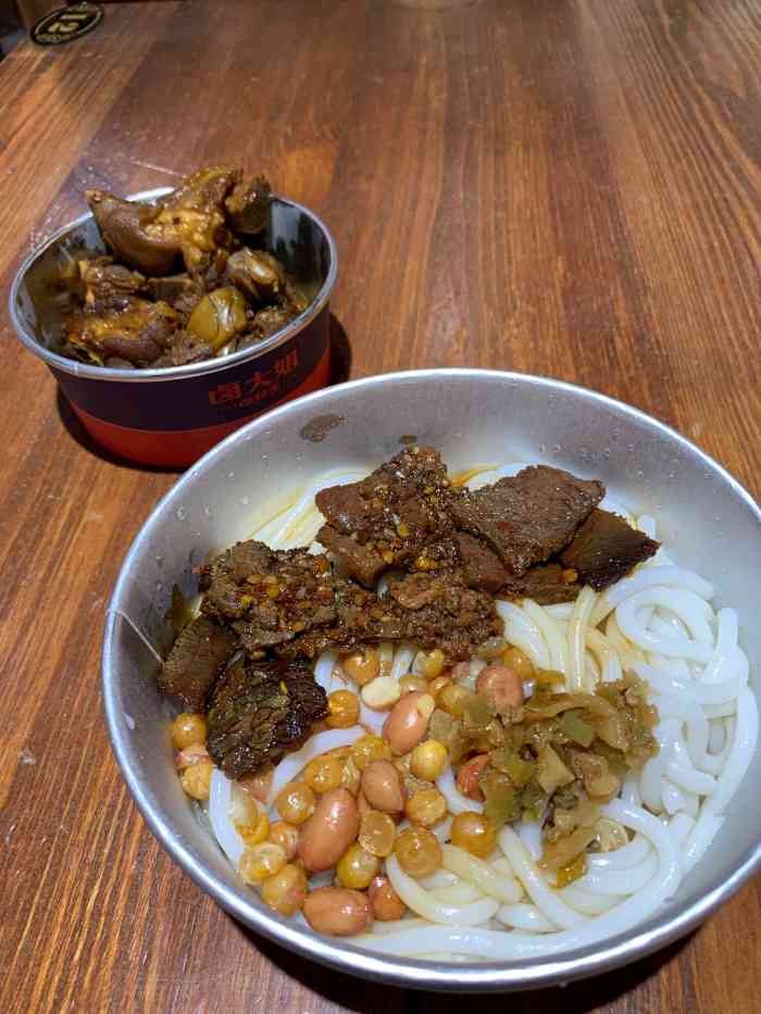 卤大姐卤粉王(外滩地下美食街店)-"粉很有弹性,问了下是新鲜空运来的