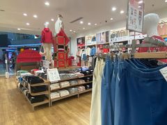 -优衣库(南宁安吉万达广场店)