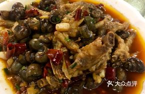 Stir-fried Snail with Chicken Feet