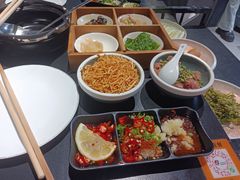 -牛牛和牛海鲜粥底火锅(长虹国际城店)