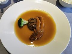 手工鲍汁鹅掌花菇-名鲜·粤宴(黄浦滨江路店)