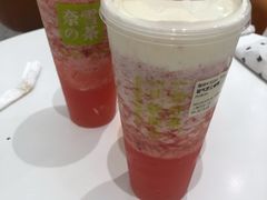 霸气芝士草莓-奈雪的茶(市百一店)
