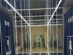 -岩顶健身(玄武店)