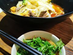 -万记麻辣烫国展总店