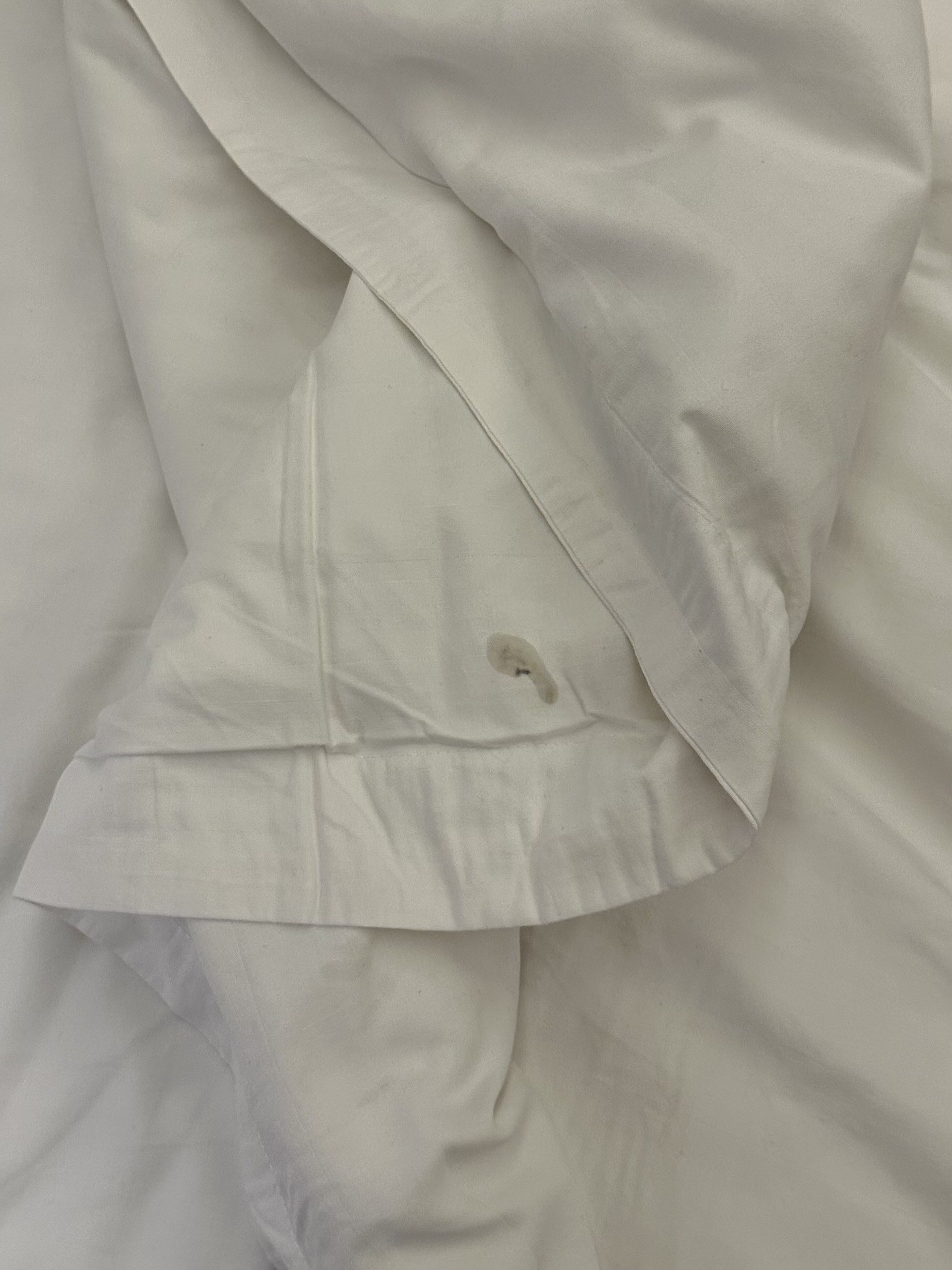 避雷深圳富邦国际酒店 被子有不明血迹液体