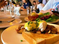 -Common Table · Brunch & Coffee
