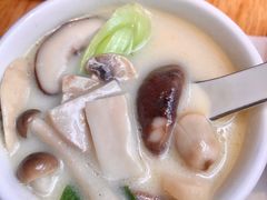 松茸排骨汤-渝半城经典川粤菜(重庆天地店)