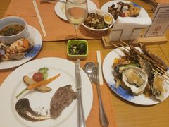 -亚龙湾希尔顿自助餐厅·海鲜·烧烤·沙滩BBQ·现场乐队