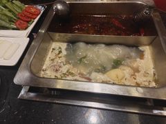 -百年川椒重庆老火锅(光谷店)