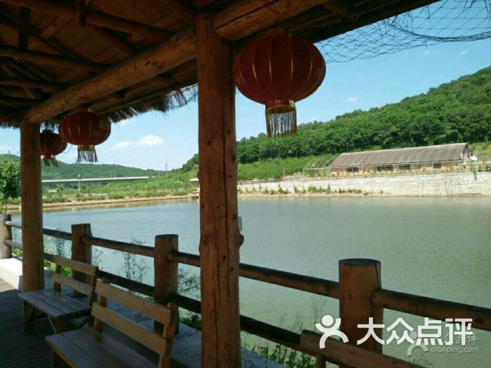 鸣山绿洲休闲旅游度假村图片 第1张