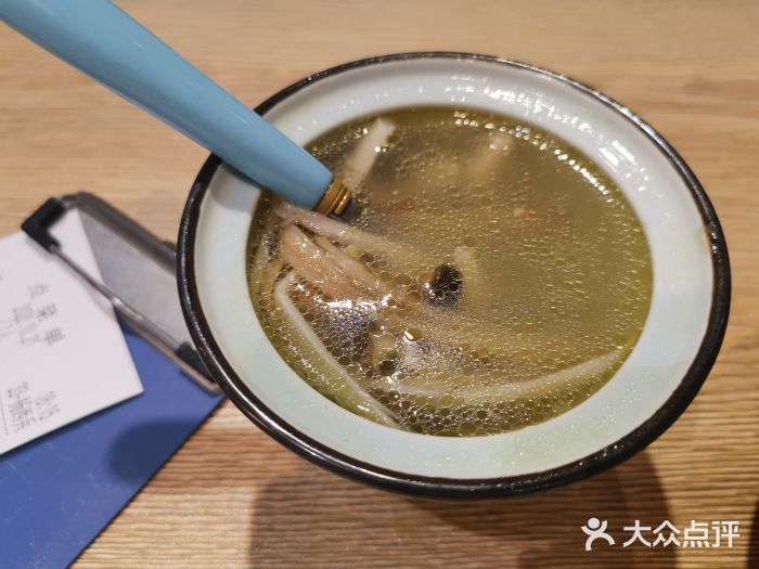 小雅木姜子烤鸡·贵州菜(鸿通城店)海味鲜菌鸡汤图片