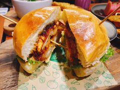 双蛋指椒牛肉汉堡-魏斯理汉堡(西安沣东吾悦店)