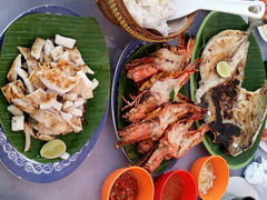 -Lia Cafe