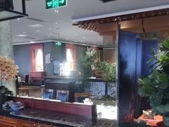 -八府香鸭·啫啫煲(华山路店)